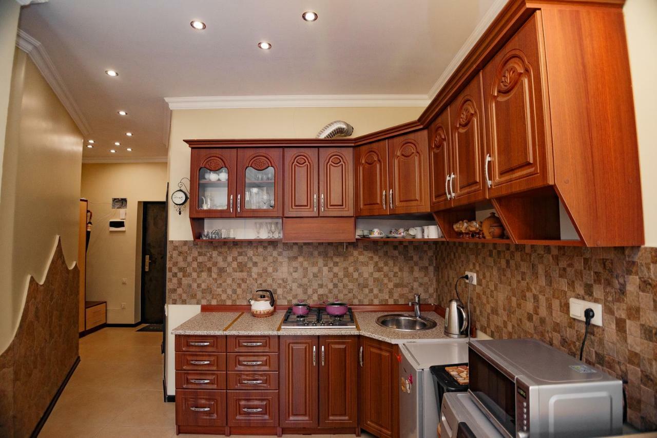 Apartment On Javakhishvili Batumi Exterior foto